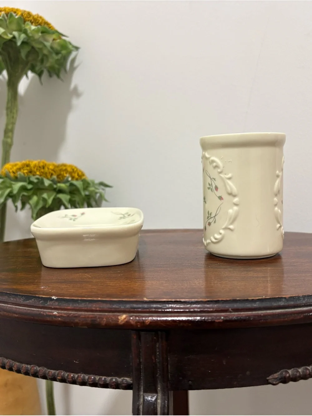 Lenox Rose Manor Soap Dish and Tumbler